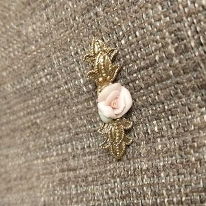 Lovely 1928 Victorian pink rose pin